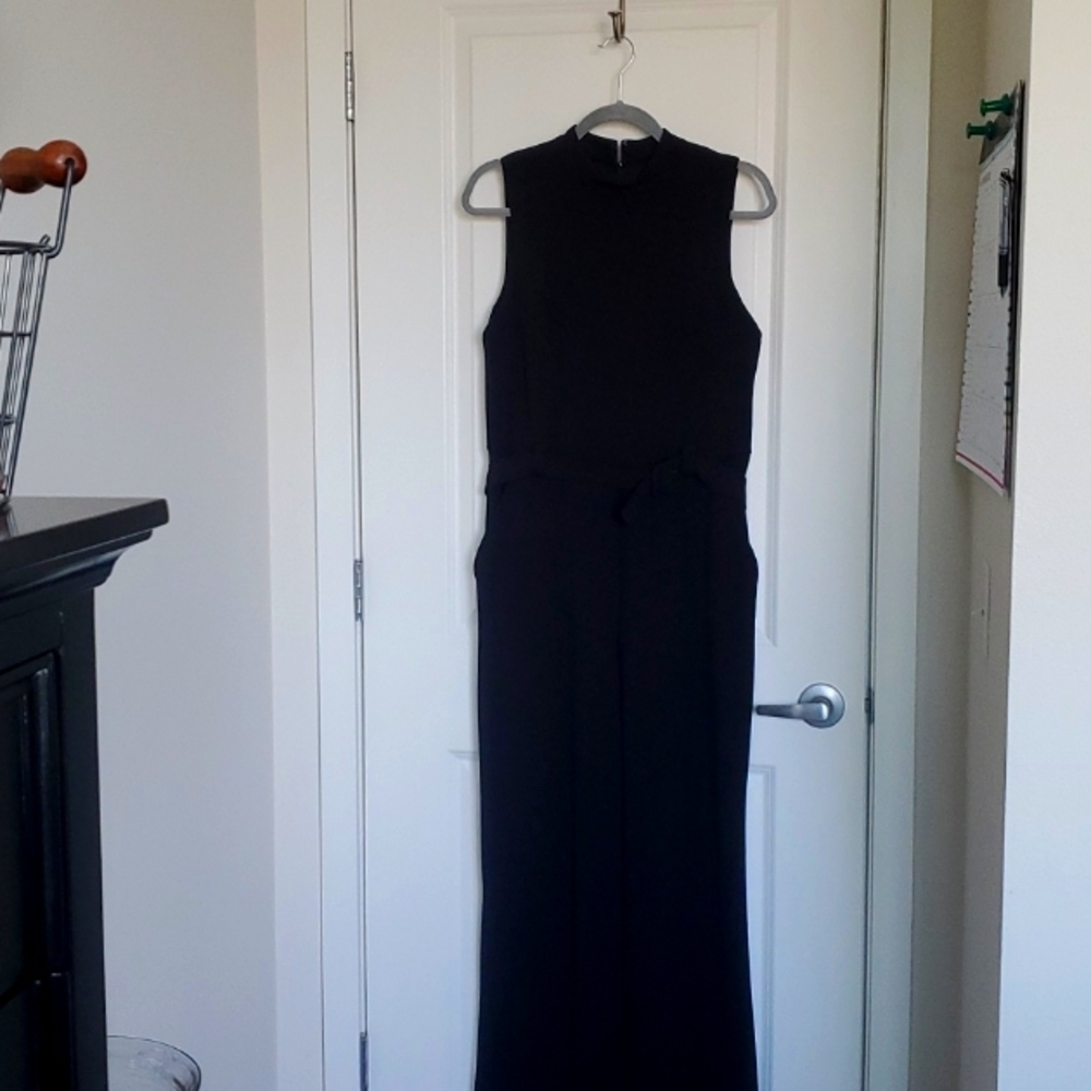 Express black sleevless jumper